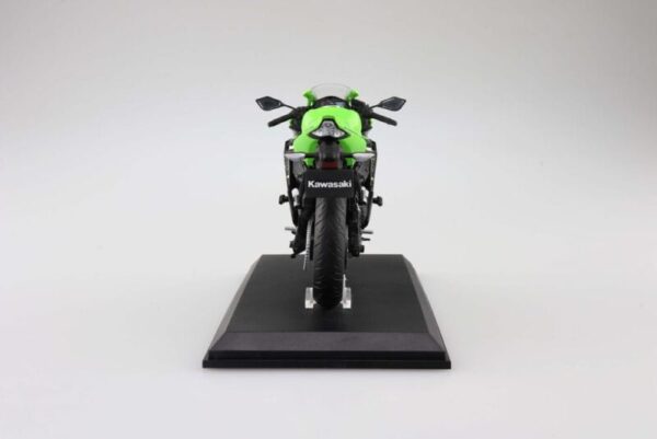 Kawasaki Ninja ZX-25R Lime Green/Ebony Die Cast Motor modell