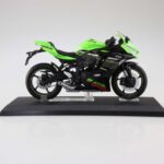 Kawasaki Ninja ZX-25R Lime Green/Ebony Die Cast Motor modell