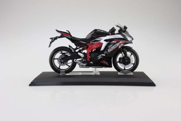 Kawasaki Ninja ZX-25R Metallic Spark Black/Peal Flat Stardust White Die Cast Motor modell