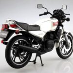 Yamaha RZ250 New Pearl White Die Cast Motor modell