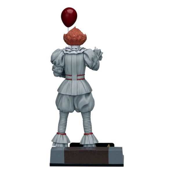It Chapter Two D-Stage PVC Szobor Pennywise 15 cm