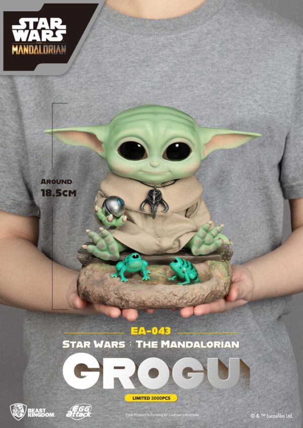 Star Wars: The Mandalorian Egg Attack Szobor Grogu 18 cm