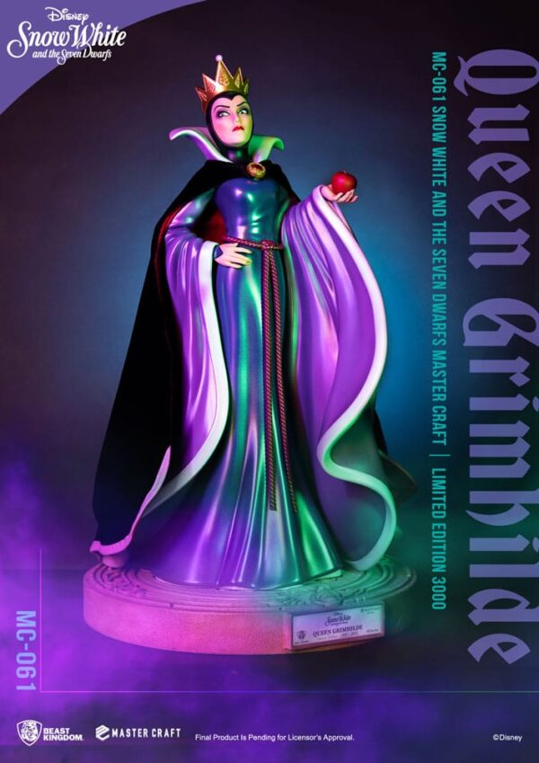 Disney Snow White and the Seven Dwarfs Master Craft Szobor Queen Grimhilde 41 cm