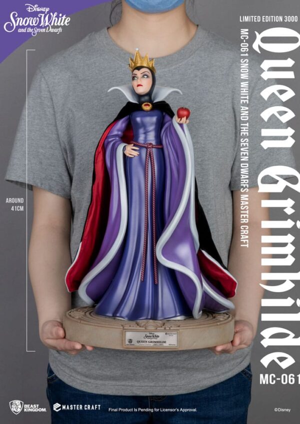 Disney Snow White and the Seven Dwarfs Master Craft Szobor Queen Grimhilde 41 cm