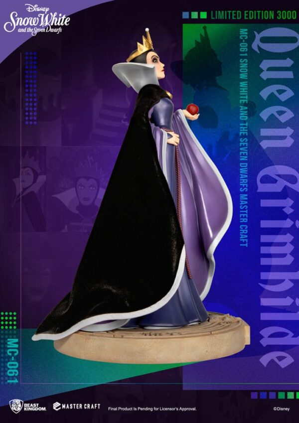 Disney Snow White and the Seven Dwarfs Master Craft Szobor Queen Grimhilde 41 cm