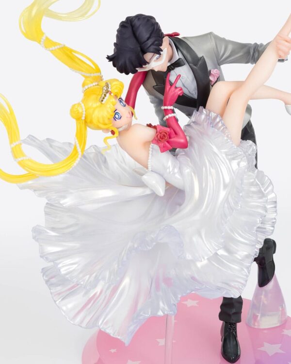 Sailor Moon FiguartsZERO Chouette PVC Szobor Usagi & Tuxedo Mask Moonlight Glow Edition 24 cm
