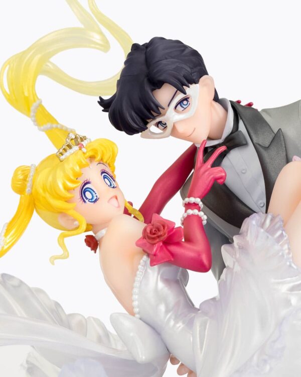 Sailor Moon FiguartsZERO Chouette PVC Szobor Usagi & Tuxedo Mask Moonlight Glow Edition 24 cm