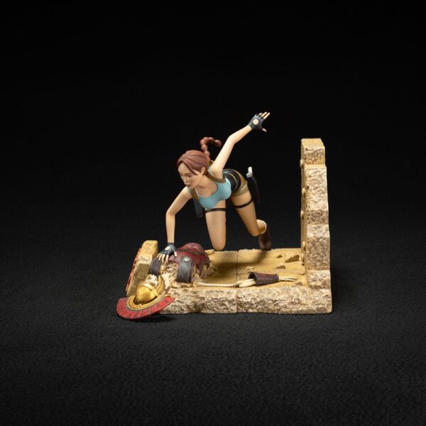 Tomb Raider 1996 PVC Szobor Lara Croft Classic Era 17 cm