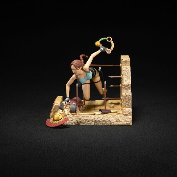 Tomb Raider 1996 PVC Szobor Lara Croft Classic Era 17 cm