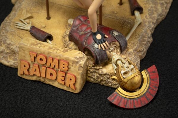 Tomb Raider 1996 PVC Szobor Lara Croft Classic Era 17 cm