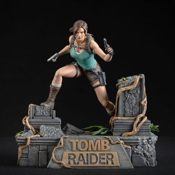 Tomb Raider PVC Szobor Lara Croft 24 cm
