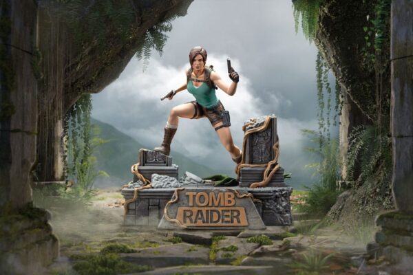 Tomb Raider PVC Szobor Lara Croft 24 cm
