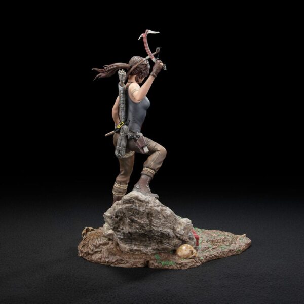 Tomb Raider PVC Szobor Lara Croft Survivor Era 33 cm