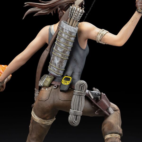 Tomb Raider PVC Szobor Lara Croft Survivor Era 33 cm