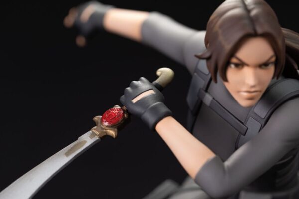 Tomb Raider PVC Szobor The Legend of Lara Croft 19 cm
