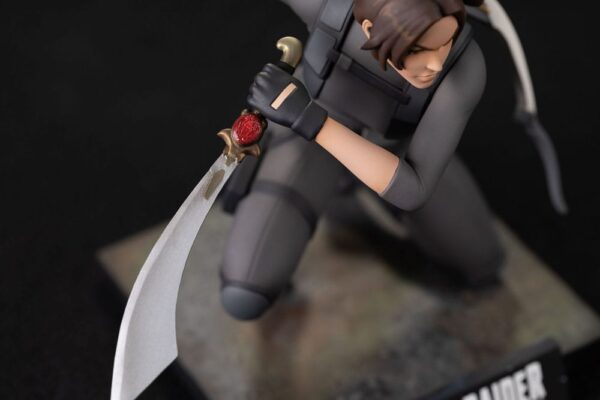 Tomb Raider PVC Szobor The Legend of Lara Croft 19 cm