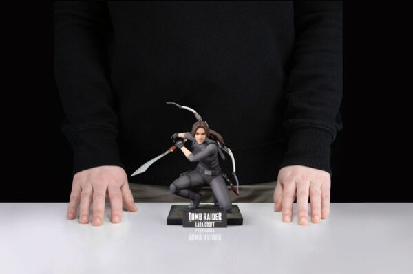 Tomb Raider PVC Szobor The Legend of Lara Croft 19 cm