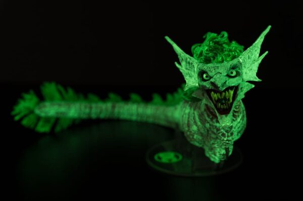Dark Nights: Metal DC Multiverse Akció Figura The Joker Dragon Glow in the Dark Edition (Gold Label) 25 cm