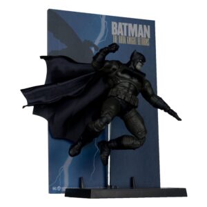 DC Multiverse McFarlane Cover Recreations Akció Figura Batman (Batman: The Dark Knight Returns #1) (Gold Label) 18 cm