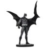DC Direct  Szobor Batman Black & White Batman (by Jorge Jimenez) 27 cm