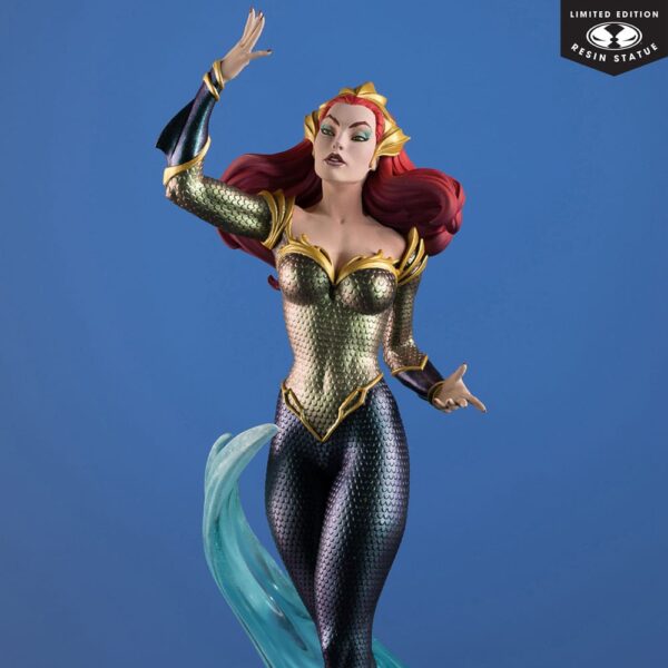 DC Direct Cover Girls Szobor 1/8 Mera by J. Scott Campbell 26 cm
