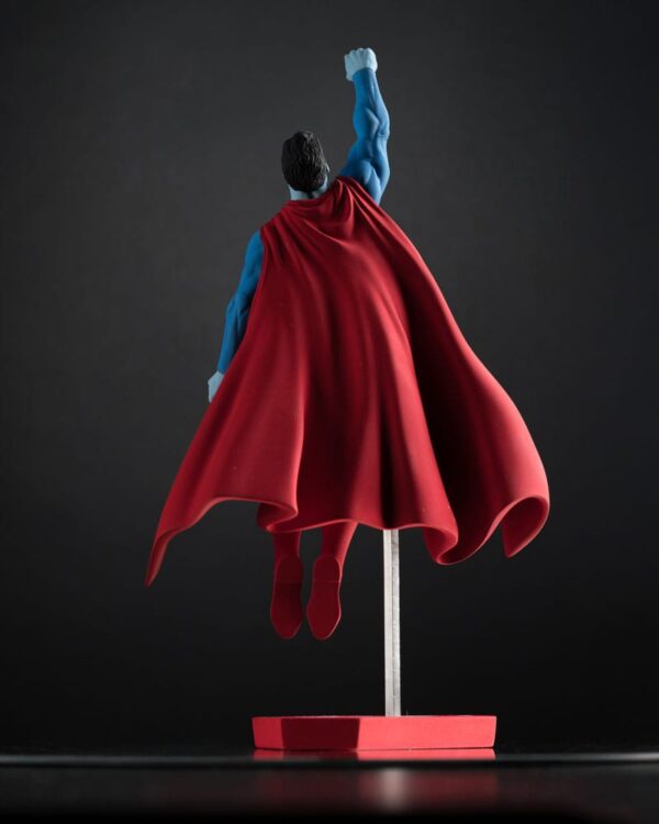 DC Direct Szobor 1/10 Superman Red and Blue: Superman by Gary Frank Limited Edition 26 cm