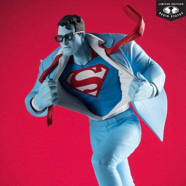 DC Direct Szobor 1/10 Superman Red and Blue: Superman by Clayton Henry Limited Edition 16 cm