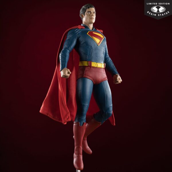Superman (2025) DC Direct 1/6 Szobor Superman 35 cm