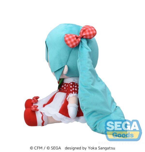 Character Vocal Series 01: Hatsune Miku Fuwa Petit Plüss Figura Hatsune Miku x Love and Berry Dress Up and Dance! Lovely Strawberry 40 cm