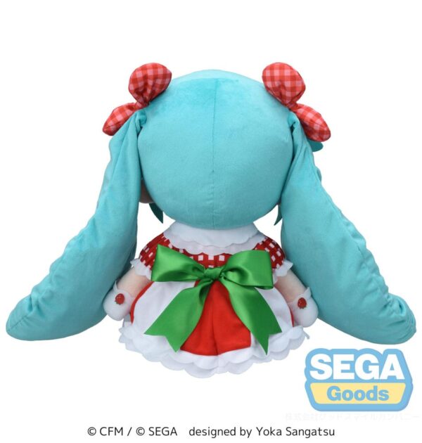 Character Vocal Series 01: Hatsune Miku Fuwa Petit Plüss Figura Hatsune Miku x Love and Berry Dress Up and Dance! Lovely Strawberry 40 cm