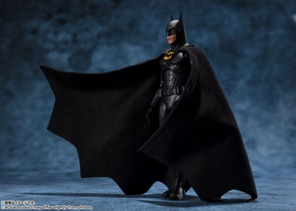 The Flash S.H. Figuarts Akció Figura Batman 15 cm