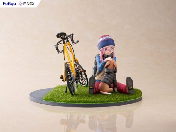 Laid Back Camp F:NEX PVC Szobor 1/7 Nadeshiko Kagamihara 13 cm