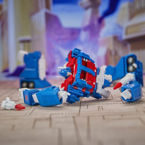 The Transformers: The Movie Generations Studio Series Commander Class Akció Figura 86-21 Ultra Magnus 24 cm