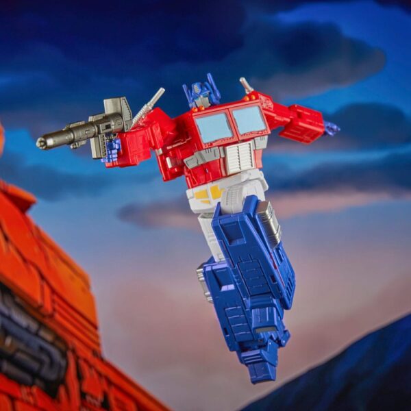 The Transformers: The Movie Generations Studio Series Commander Class Akció Figura Optimus Prime 18 cm