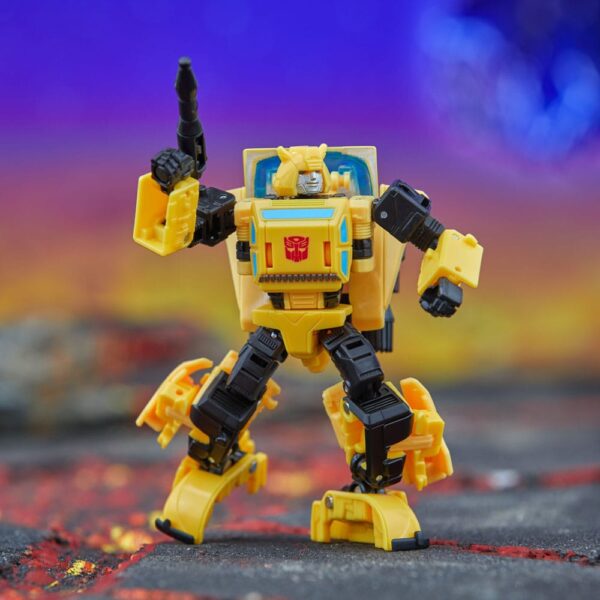 Transformers Generations Legacy United Deluxe Class Akció Figura Origin Bumblebee 14 cm