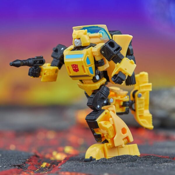 Transformers Generations Legacy United Deluxe Class Akció Figura Origin Bumblebee 14 cm