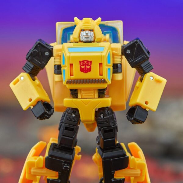 Transformers Generations Legacy United Deluxe Class Akció Figura Origin Bumblebee 14 cm