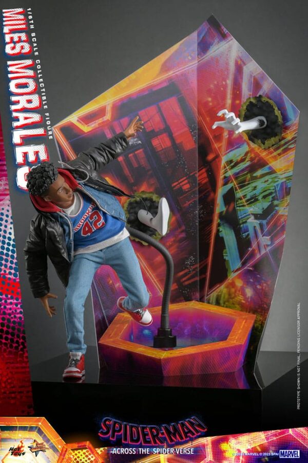 Spider-Man: Across the Spider-Verse Movie Masterpiece Akció Figura 1/6 Miles Morales 29 cm