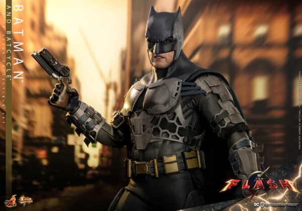 The Flash Movie Masterpiece Akció Figura wih Jármű 1/6 Batman & Batcycle Set 30 cm
