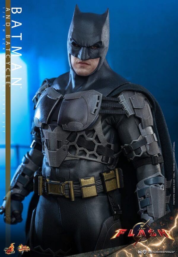 The Flash Movie Masterpiece Akció Figura wih Jármű 1/6 Batman & Batcycle Set 30 cm