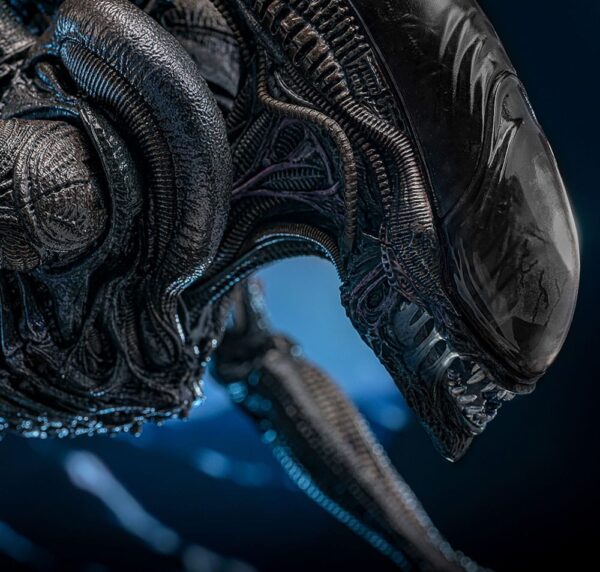 Alien: Romulus Movie Masterpiece Akció Figura 1/6 Scorched Xenomorph 44 cm