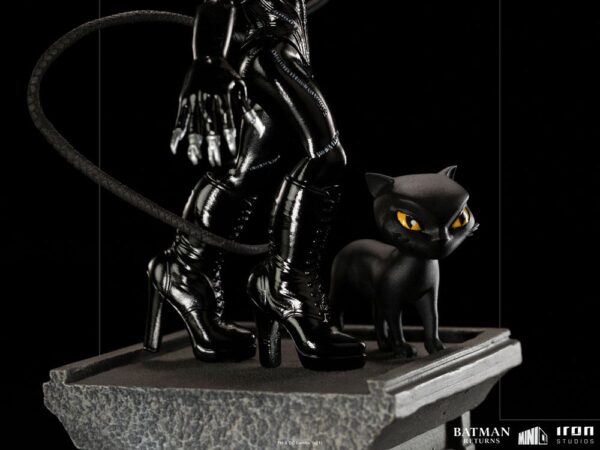DC Comics Mini Co. Deluxe PVC Figura Catwoman (Batman Returns) 17 cm