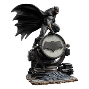 Zack Snyder's Justice League Deluxe Art Scale Szobor 1/10 Batman on Batsignal 28 cm