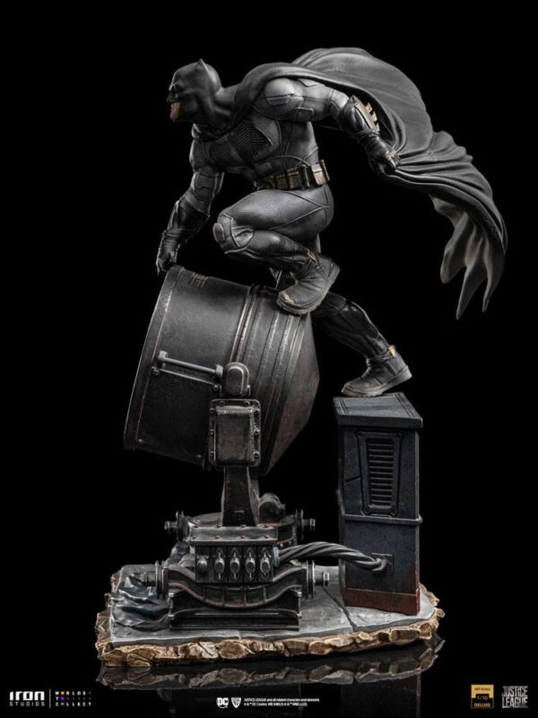 Zack Snyder's Justice League Deluxe Art Scale Szobor 1/10 Batman on Batsignal 28 cm Zack Snyder's Justice League Deluxe Art Scale Szobor 1/10 Batman on Batsignal 28 cm