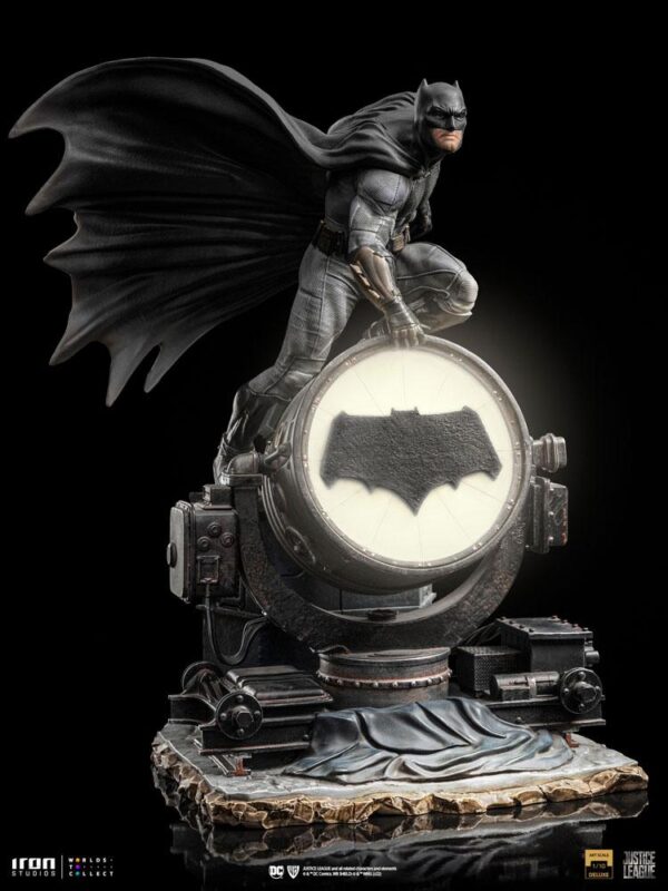 Zack Snyder's Justice League Deluxe Art Scale Szobor 1/10 Batman on Batsignal 28 cm Zack Snyder's Justice League Deluxe Art Scale Szobor 1/10 Batman on Batsignal 28 cm