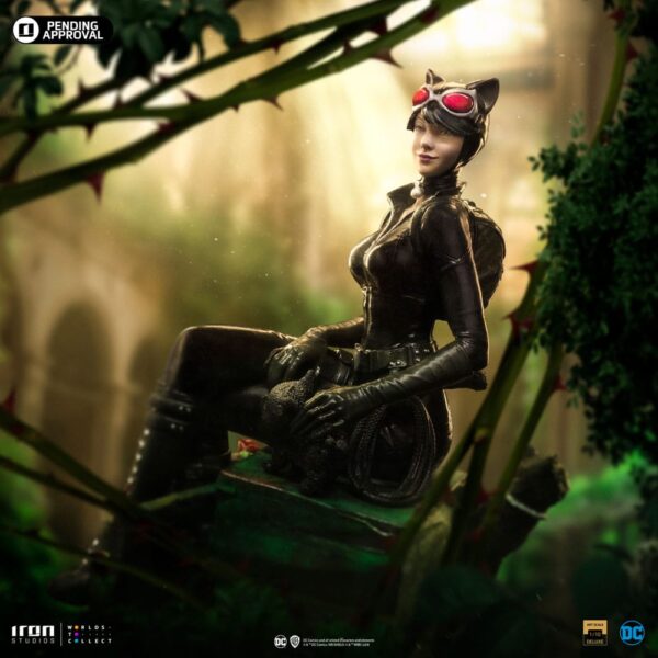 DC Comics Deluxe Art Scale Szobor 1/10 Catwoman (Gotham City Sirens) 21 cm DC Comics Deluxe Art Scale Szobor 1/10 Catwoman (Gotham City Sirens) 21 cm