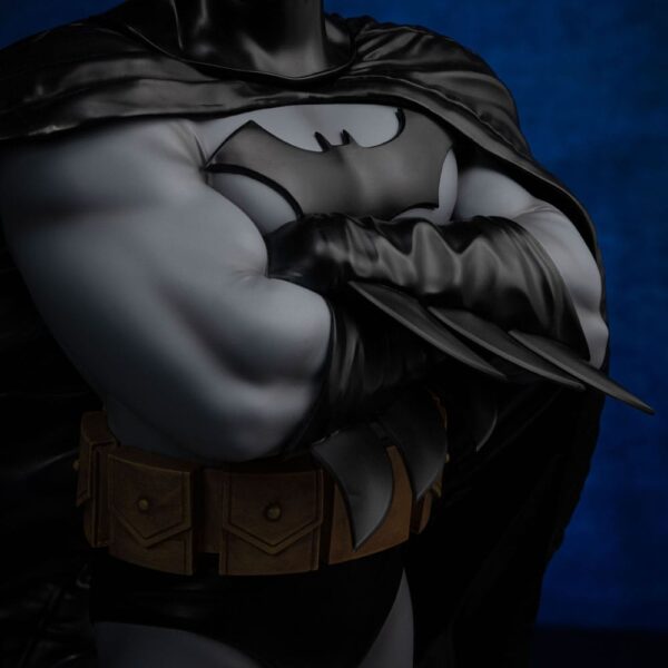 DC Comics Legacy Replika Szobor 1/4 Batman DC Trinity 60 cm DC Comics Legacy Replika Szobor 1/4 Batman DC Trinity 60 cm