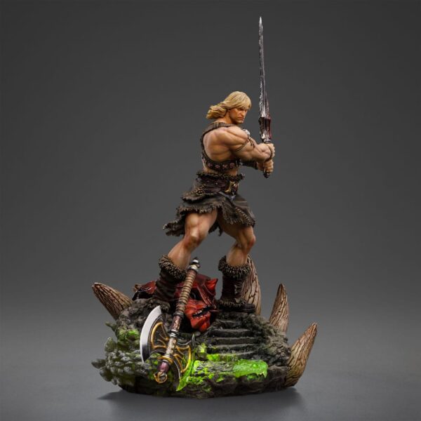 Masters of the Universe Deluxe Art Scale Szobor 1/10 He-Man Unleashed 34 cm Masters of the Universe Deluxe Art Scale Szobor 1/10 He-Man Unleashed 34 cm