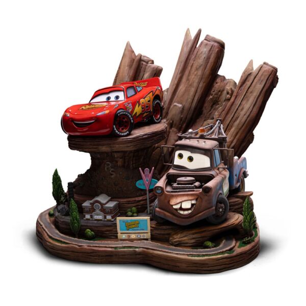 Cars Deluxe Art Scale Szobor 1/10 Lightning Mcqueen & Tow Mater 31 cm Cars Deluxe Art Scale Szobor 1/10 Lightning Mcqueen & Tow Mater 31 cm