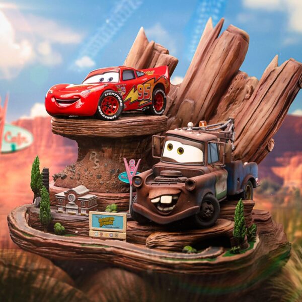Cars Deluxe Art Scale Szobor 1/10 Lightning Mcqueen & Tow Mater 31 cm Cars Deluxe Art Scale Szobor 1/10 Lightning Mcqueen & Tow Mater 31 cm